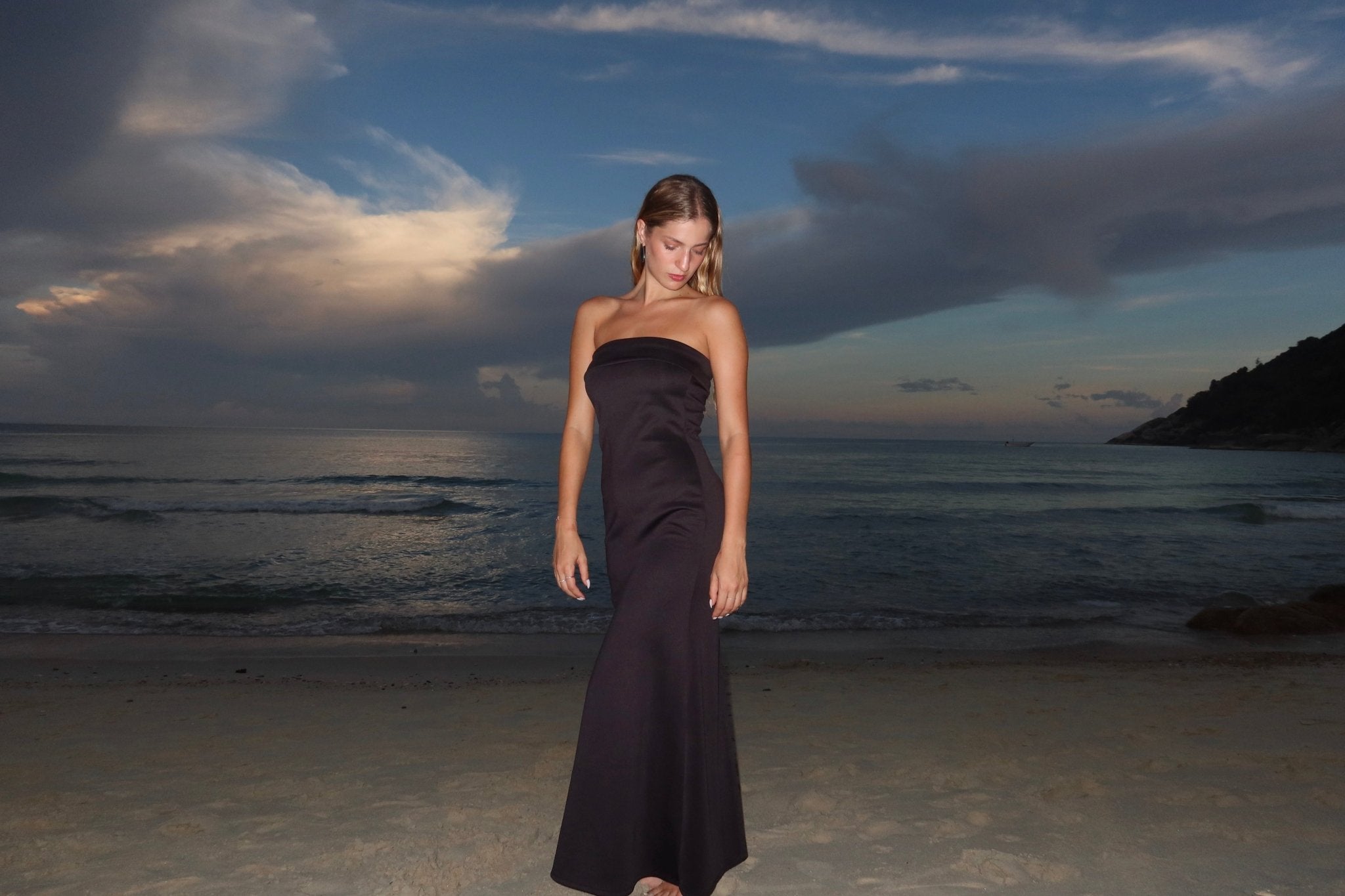 "A MOMENT BETWEEN LIGHT AND DARK" - Veler